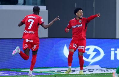 Ομόνοια: One… Mmaee Show!