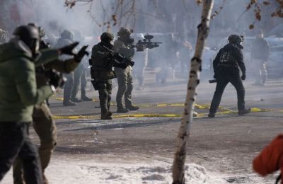 Αποχωρούν οι ομοσπονδιακοί πράκτορες από τη Μινεάπολη