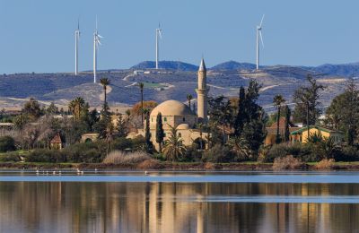 Μεταξύ άλλων βρέθηκε πολυτελής κεραμική από την ηπειρωτική Ελλάδα  και άλλες μακρινές περιοχές 