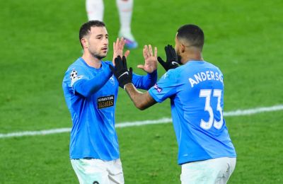  Μιλούν με Πηλέα 