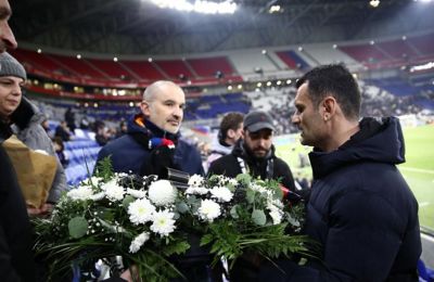 Οι οπαδοί της Λιόν έδωσαν στεφάνι στην μνήμη των  οπαδών του ΠΑΟΚ