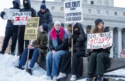 ΗΠΑ: Χιλιάδες διαδηλωτές ζητούν απόσυρση ομοσπονδιακών πρακτόρων 