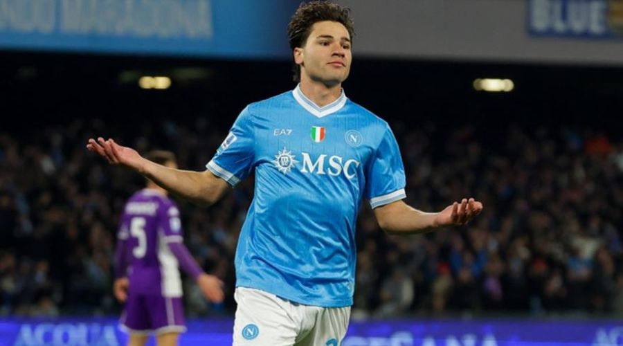 Γλύκανε με νίκη επί της Φιορεντίνα η Νάπολι