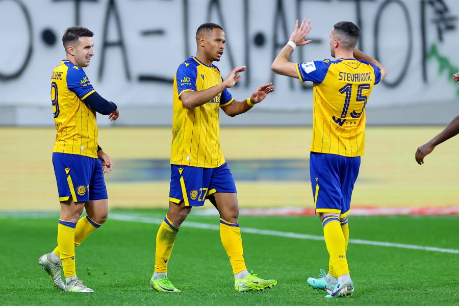 Τούμπα με «γαλαζοκίτρινο» show στην επανάληψη (vid)