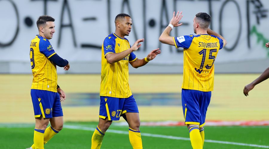 Τούμπα με «γαλαζοκίτρινο» show στην επανάληψη (vid)