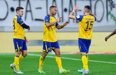 Τούμπα με «γαλαζοκίτρινο» show στην επανάληψη