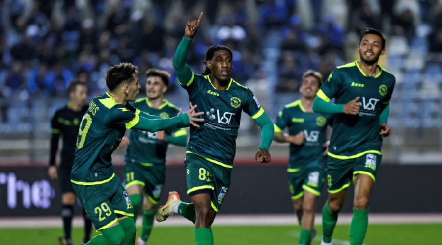 «Εξάποντο» για Ακρίτα κόντρα στην «Κυρία» (vid)