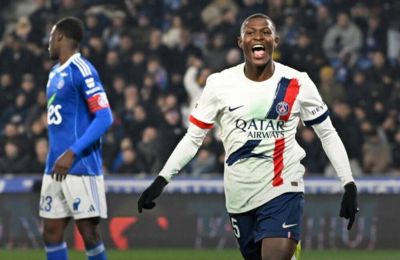 Πέρασε δύσκολα από το Στρασβούργο και διατήρησε το +2 η Παρί!