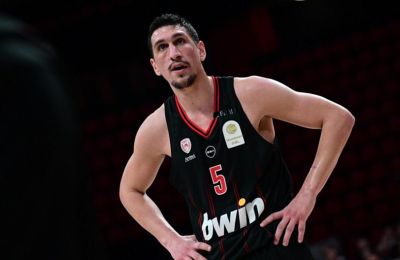 Ολυμπιακός: Υπέστη διάστρεμμα ο Λαρεντζάκης