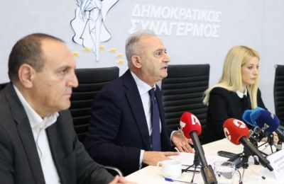 Ο Αβέρωφ Νεοφύτου κατά την παρουσίαση της πρότασης νόμου προς απεγκλωβισμό των εγγυητών δανείων