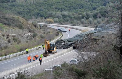 Το σημείο της κατολίσθησης, στο 127ο χιλιόμετρο της Ιόνιας Οδού.