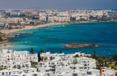 Οι ξενοδοχειακές μονάδες είναι λίγες, εντούτοις λειτουργούν κανονικά, με ό,τι αυτό συνεπάγεται. 