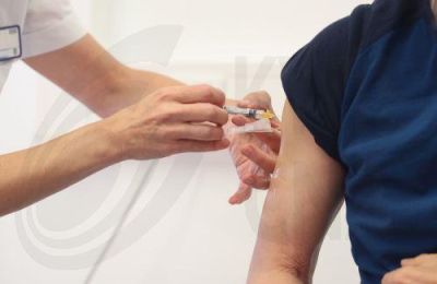 Το δεύτερο κύμα, που αναμένται τον Μάρτιο, συνήθως είναι ηπιότερο από το πρώτο.