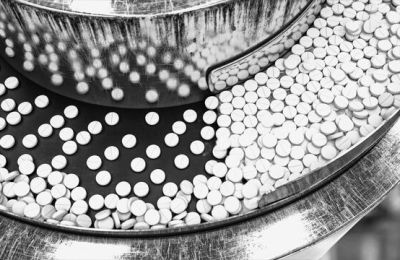 Σχεδόν το 1/3 των θανάτων και σοβαρών επιπλοκών στην Ευρώπη, που σχετίζονται με καρδιαγγειακά νοσήματα, αποδίδεται στη μη ελεγχόμενη χοληστερόλη.