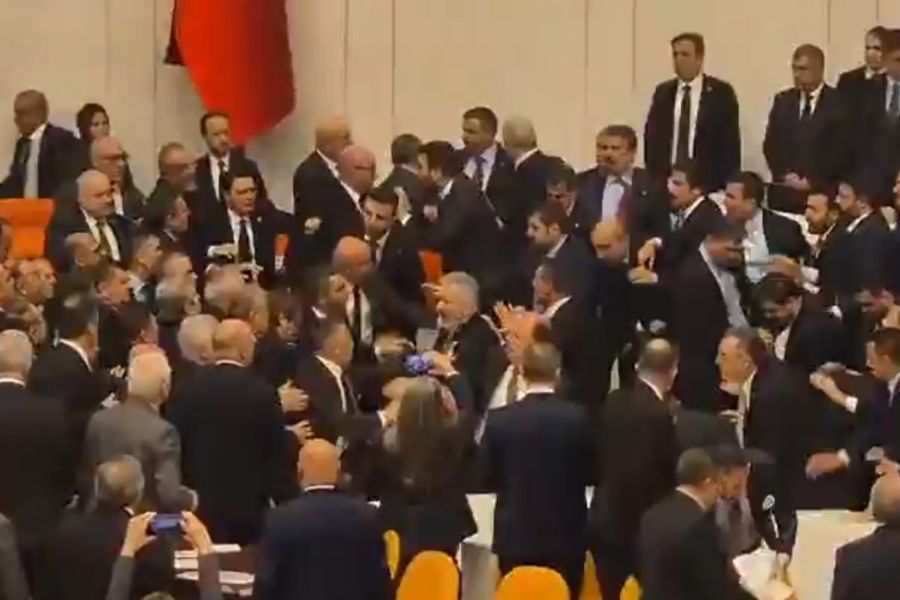 &Chi;ά&omicron;&sigmaf;, &xi;ύ&lambda;&omicron; &kappa;&alpha;&iota; &sigma;&omicron;&beta;&alpha;&rho;ά &epsilon;&pi;&epsilon;&iota;&sigma;ό&delta;&iota;&alpha; &sigma;&tau;&eta;&nu; &tau;&omicron;&upsilon;&rho;&kappa;&iota;&kappa;ή &Beta;&omicron;&upsilon;&lambda;ή- &Beta;&Iota;&Nu;&Tau;&Epsilon;&Omicron;