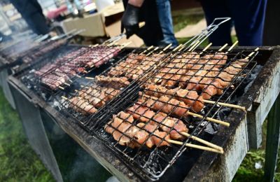 Τσικνοπέμπτη: Η γιορτή της «τσίκνας» και της χαράς