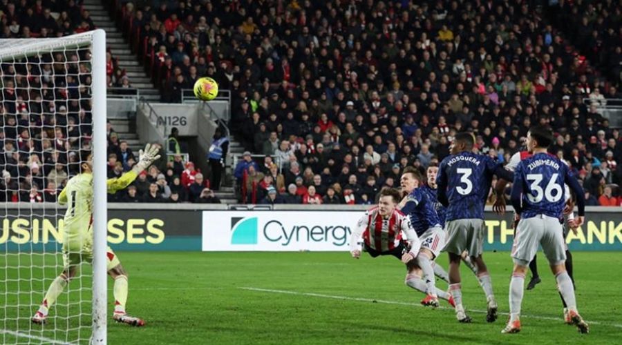 Η Μπρέντφορντ «πλήγωσε»… από αέρος την Άρσεναλ 