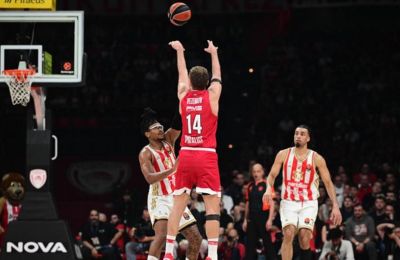 Η μέτρια βραδιά του Ολυμπιακού που την ομόρφυνε ο Βεζένκοφ