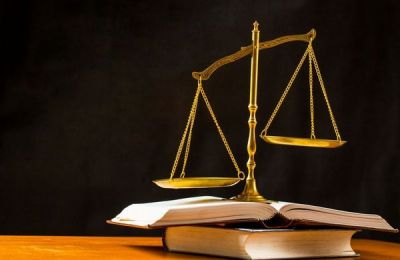 Από τις εξετάσεις που έγιναν προέκυψε μαρτυρία εναντίον του 27χρονου και εναντίον του εκδόθηκε δικαστικό ένταλμα σύλληψης. 