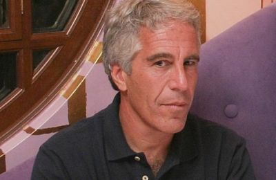 Το Υπουργείο Δικαιοσύνης των ΗΠΑ επέτρεψε για πρώτη φορά στους Αμερικανούς βουλευτές να έχουν πρόσβαση σε μη λογοκριμένα αρχεία του Έπσταϊν