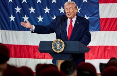 Ο Aμερικανός πρόεδρος Ντόναλντ Τραμπ απευθύνεται στα στρατεύματα στο Φορτ Μπραγκ της Βόρειας Καρολίνας