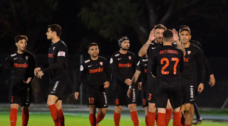 Συνεχίζει ακάθεκτη η Νέα Σαλαμίνα!