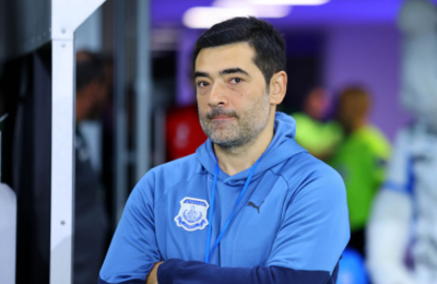 «Αφιερωμένη στον πρόεδρο και στον κόσμο, η κριτική μας έκανε καλό»