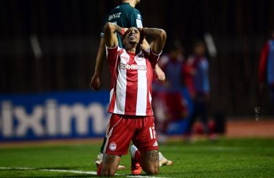 Ο ηρωικός Λεβαδειακός των 10 παικτών μπλόκαρε τον αδιόρθωτο Ολυμπιακό!