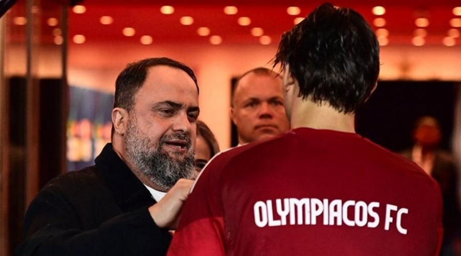 Στου Ρέντη ο Μαρινάκης - Μιλά σε παίκτες και τεχνικό επιτελείο