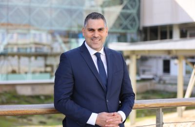 Ο κ. Φάκας αντικρούει τα δημοσιεύματα του διεθνούς Τύπου εξηγώντας ότι πρόκειται για μια σπάνια συνάντηση πλανητών ταυτόχρονα και όχι ευθυγράμμιση.