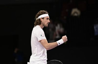 Μέγας Τσιτσιπάς πέρασε στα προημιτελικά της Ντόχας