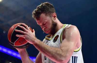 Πλήγμα για τη Φενέρμπαχτσε: Χάνει Μέλι για τουλάχιστον 1,5 μήνα