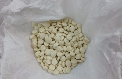 Ο 21χρονος συνελήφθη για αυτόφωρο αδίκημα και οδηγήθηκε στα γραφεία της ΥΚΑΝ.