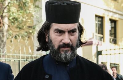 Ο Αντώνιος Παπανικολάου κρίθηκε ένοχος για έξι πράξεις βαριάς σωματικής βλάβης ανηλίκων που βρίσκονταν υπό την προστασία του. 