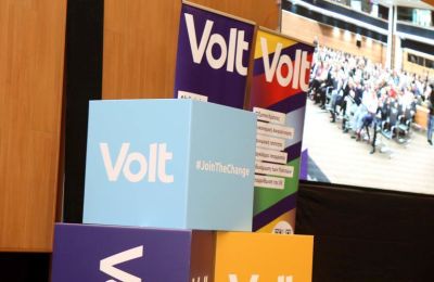 Πενήντα έξι πολίτες από τους χώρους της επιστήμης, της επιχειρηματικότητας και τη νέα γενιά, προτείνει η VOLT στο ψηφοδέλτιο του.