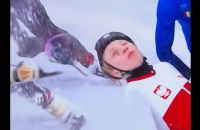 Άμεσα παρασχέθηκαν οι πρώτες βοήθειες στον πάγο και στη συνέχεια η αθλήτρια μεταφέρθηκε στο νοσοκομείο για περαιτέρω εξετάσεις. 