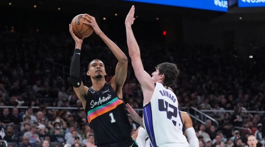 Ασταμάτητος Γουεμπανιάμα: Οδήγησε τους Σπερς στην 8η σερί νίκη