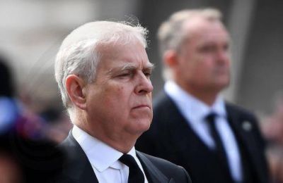 Ο Άντριου αρνείται διαχρονικά οποιοδήποτε παράπτωμα σε σχέση με τον Επστάιν, δηλώνοντας πως μετανιώνει για τη φιλία τους.