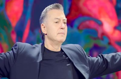 Αναβάλλονται οι εμφανίσεις του λόγω υγείας