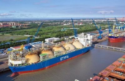 Η πλωτή μονάδα αποθήκευσης και επαναεριοποίησης φυσικού αερίου «Προμηθέας»