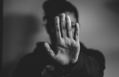 Ανώτερη Υπαστυνόμος αποκαλύπτει πώς 18χρονη γλίτωσε από κύκλωμα 