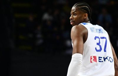 Σόου Αντετοκούνμπο κόντρα στο Μαυροβούνιο με δύο εντυπωσιακά καρφώματα