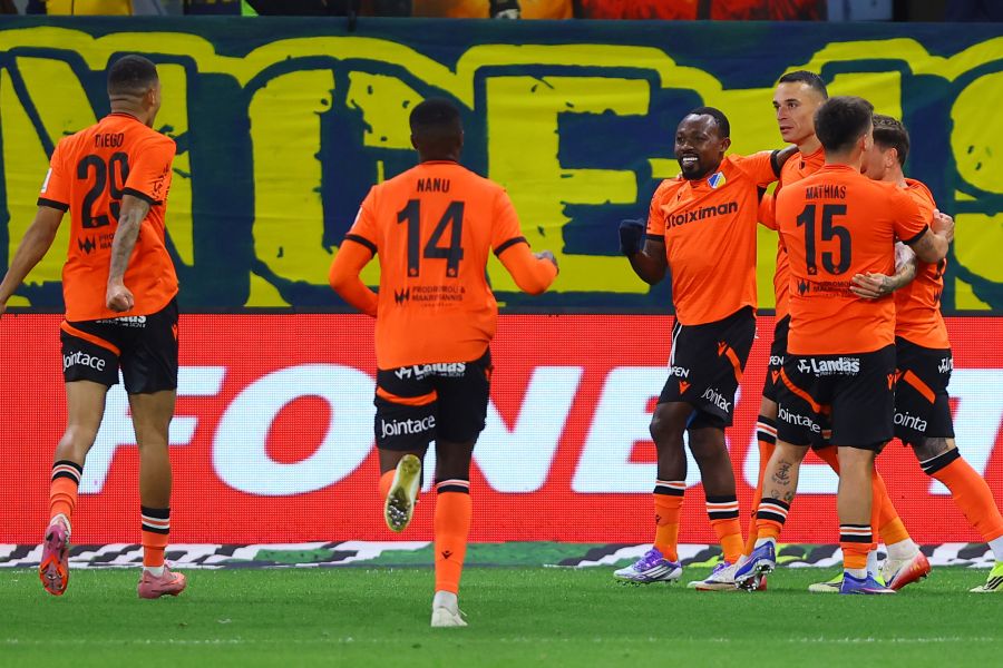 Με τριάρα... κλείδωσε εξάδα το ΑΠΟΕΛ (vid)