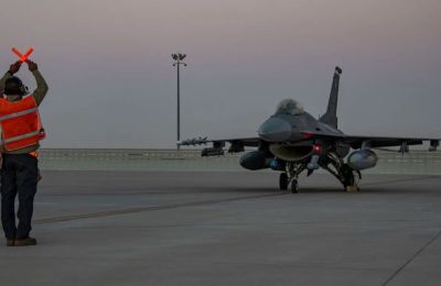 Αμερικανικό αεροσκάφος στην βάση Αλ Ουντεΐντ στο Κατάρ 