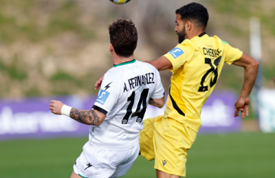 Κόκκινη σε Τσεμπάκ 