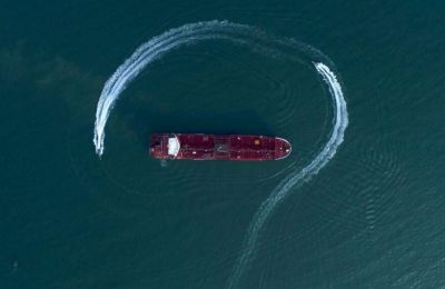 Τουλάχιστον 150 δεξαμενόπλοια έχουν εγκλωβιστεί στα Στενά του Ορμούζ