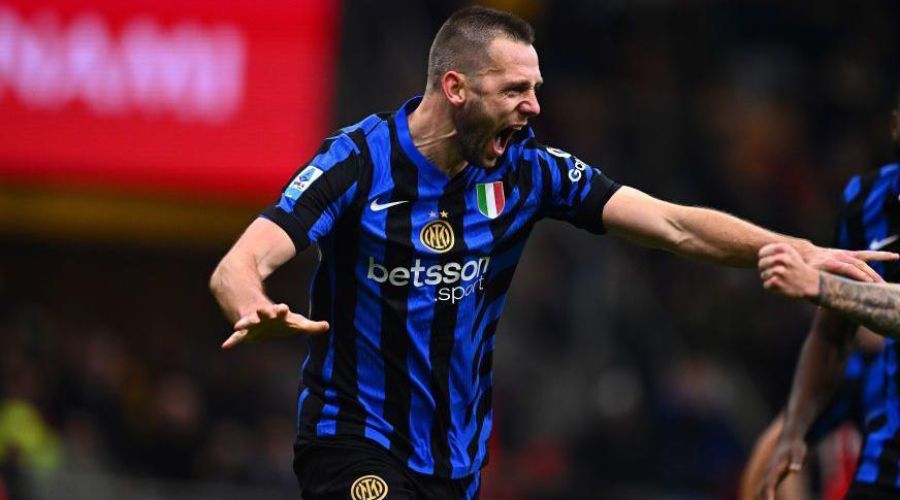 «Στο στόχαστρο του Ολυμπιακού για το καλοκαίρι ο Ντε Φράι»