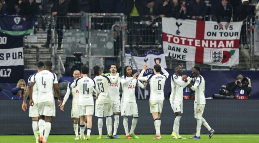 Η UEFA τιμώρησε την Τότεναμ για ρατσιστική συμπεριφορά