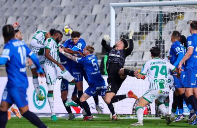 Γκολ, VAR... άκυρο για χέρι