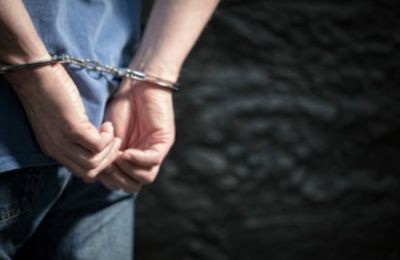 Συνελήφθη και τέθηκε υπό εξαήμερη κράτηση, άλλο ένα πρόσωπο, άντρας ηλικίας 32 ετών, αλλά απολύθηκε χθες.